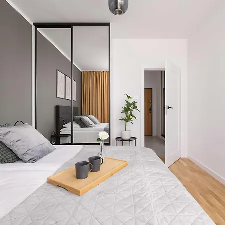 Apartmán Urban Sunset W Katowicach, Blisko Spodka I Parku Z Parkingiem, Klimatyzacja I Balkonem By Renters