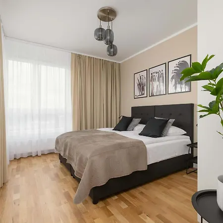 Urban Sunset W Katowicach, Blisko Spodka I Parku Z Parkingiem, Klimatyzacja I Balkonem By Renters Lägenhet