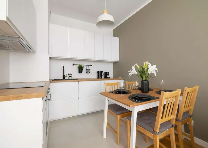 Apartmán Urban Sunset W Katowicach, Blisko Spodka I Parku Z Parkingiem, Klimatyzacja I Balkonem By Renters *