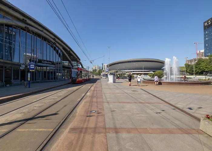 Apartmán Urban Sunset W Katowicach, Blisko Spodka I Parku Z Parkingiem, Klimatyzacja I Balkonem By Renters *